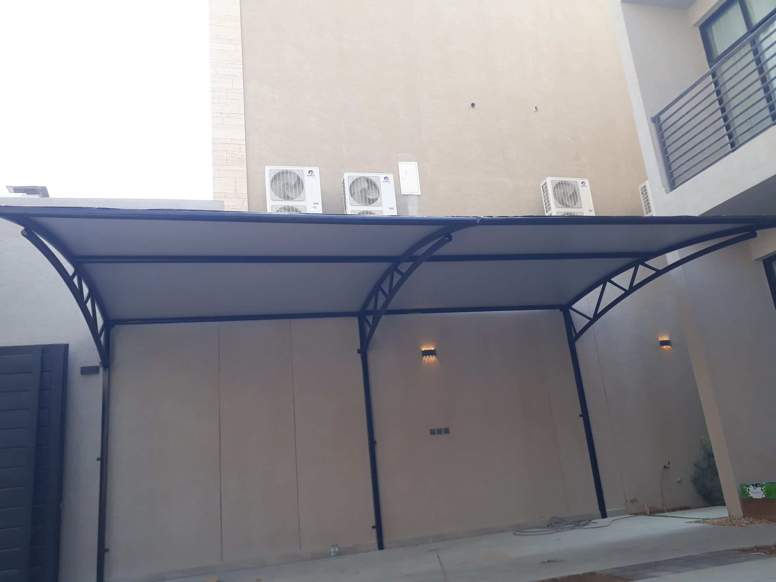 تركيب مظلات قماش بي في سي 