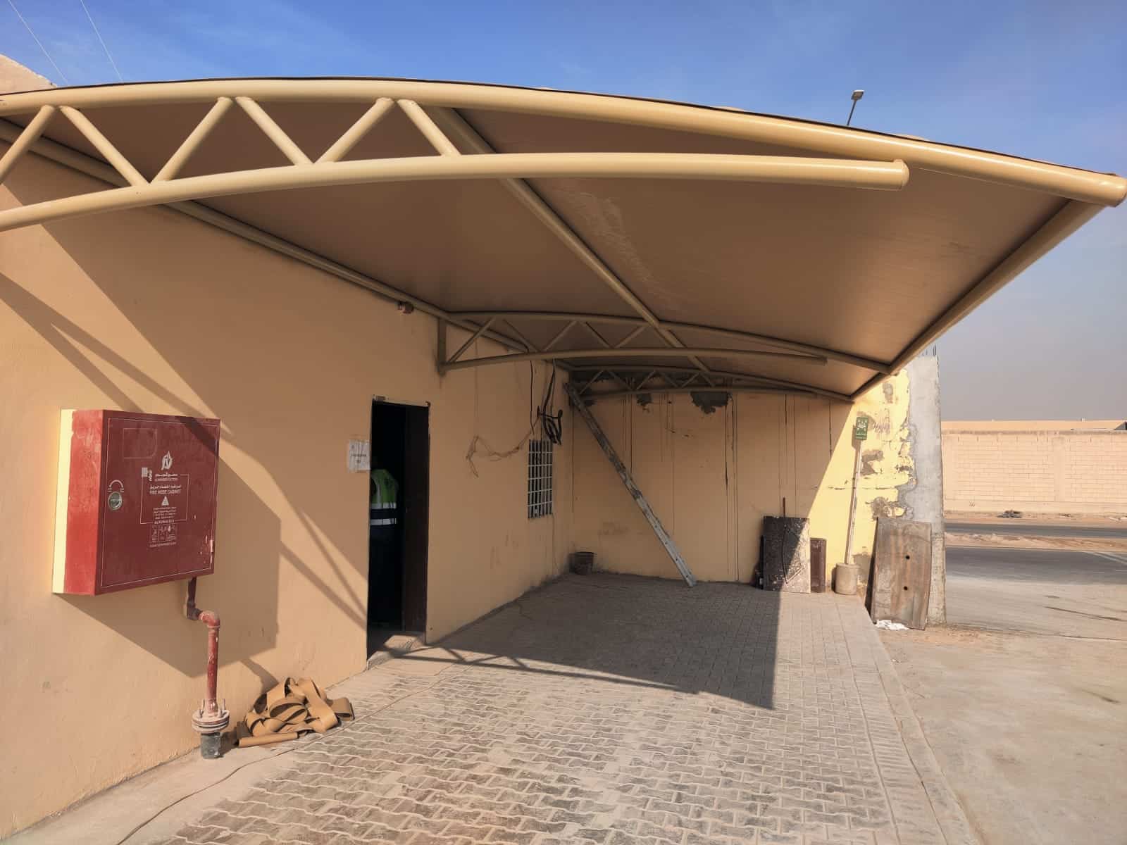 مظلات سيارات